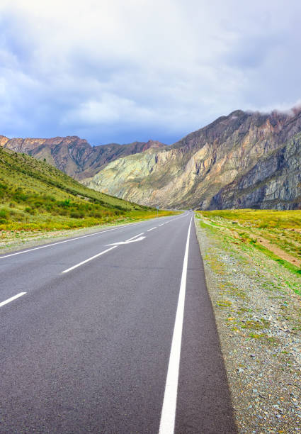 istock Chuisky tract in the Altai mountains 1357790914