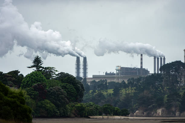 дымовые трубы силовой установки - climate change coal power station стоковые фото и изображения