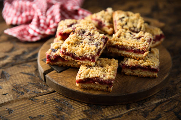 istock Berry squares with streusel 1357859128