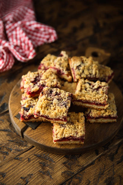 istock Berry squares with streusel 1357859597