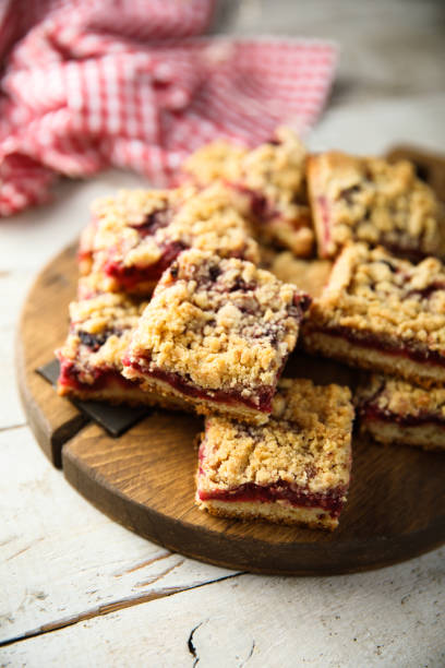 istock Berry squares with streusel 1357864020