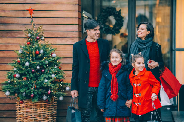 istock Family on Christmas shopping 1357876057