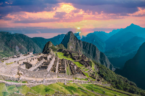 rovine inca di machu picchu - machu picchu foto e immagini stock