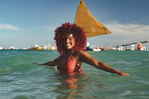 Malgastar Condicional cinta Más de 550 imágenes de mujer negra en bikini | Descargar imágenes gratis en  Unsplash
