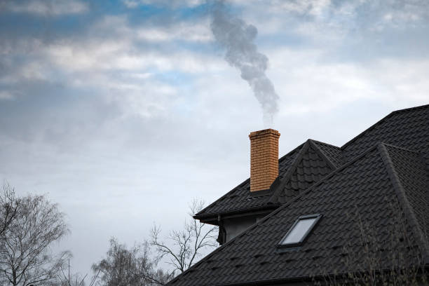 chimney - chimney sweeping imagens e fotografias de stock