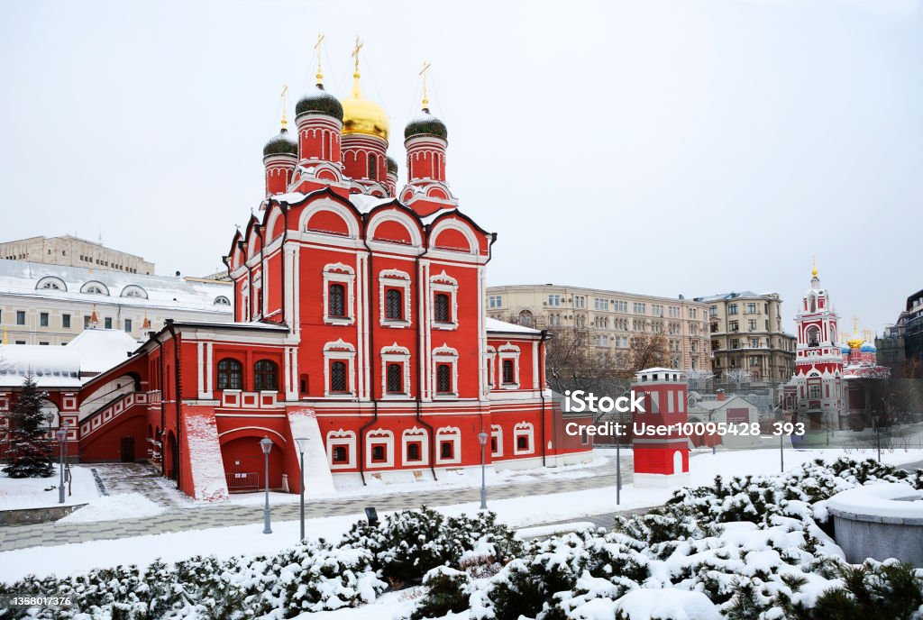 Moscow. Russia. Znamensky Cathedral in Zaryadye. This is a former monastery in Moscow. Founded in 1629-1631. Consecrated in the name of the Icon of the Mother of God "The Sign". The bell tower is located in the center of the building. In 1963-1972, work was carried out on the restoration of the cathedral, and the appearance of 1684 was taken as the basis. In October 1992, services were resumed here. Ancient Stock Photo