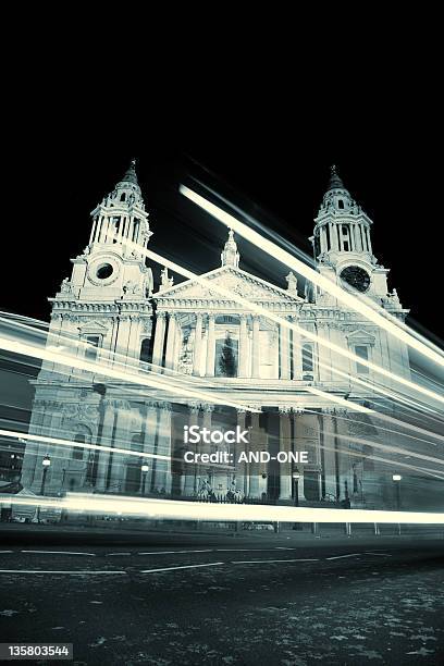 St Pauls Cathedral At Night Estilo Vintage Foto de stock y más banco de imágenes de Aire libre - Aire libre, Anochecer, Arquitectura