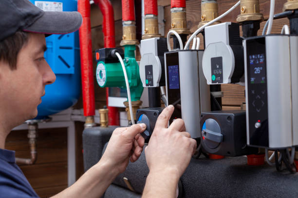 工業用ボイラールーム。 - plumber thermostat repairing engineer ストックフォトと画像