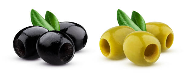 azeitonas pretas e verdes isoladas em fundo branco - olive green olive stuffed food - fotografias e filmes do acervo