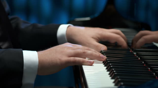 HD DOLLY: Pianist's Hands