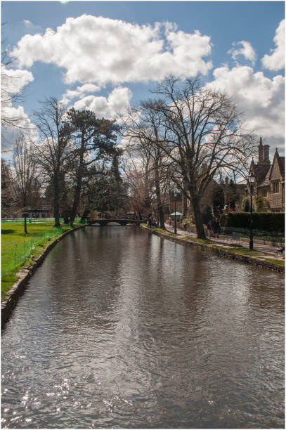 burton on the water small vilage in the centre of Cotswold small village in the center of Cotswold, famous for its river running in the middle of town, packed with tourists every day burton sussex stock pictures, royalty-free photos & images