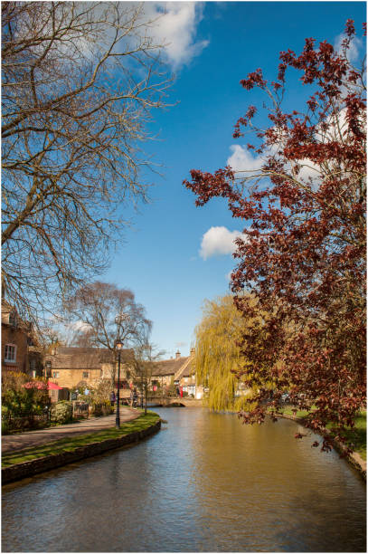 Burton on the water village in Cotswold small village in the center of Cotswold, famous for its river running in the middle of town, packed with tourists every day burton sussex stock pictures, royalty-free photos & images