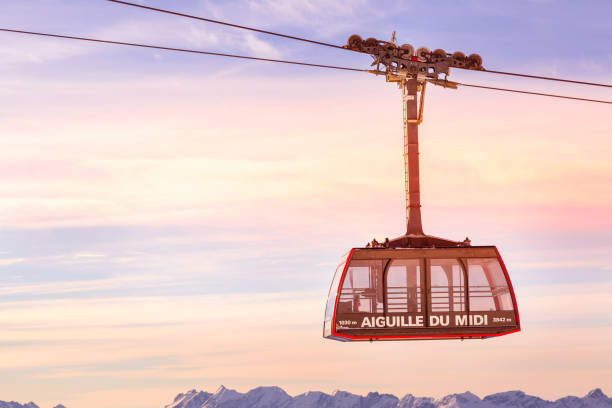 sunset alps, cable car aiguille du midi, france - aiguille de midi dağı stok fotoğraflar ve resimler