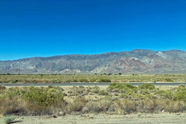 istock The road in Owens Valley 1358310650