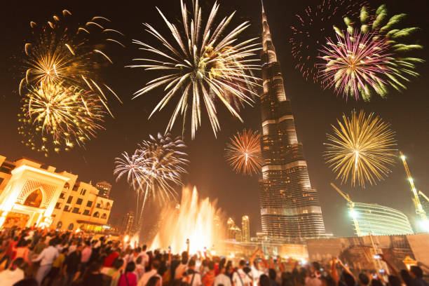 두바이에서 불꽃놀이 를 관람 - firework display pyrotechnics cityscape high up 뉴스 사진 이미지