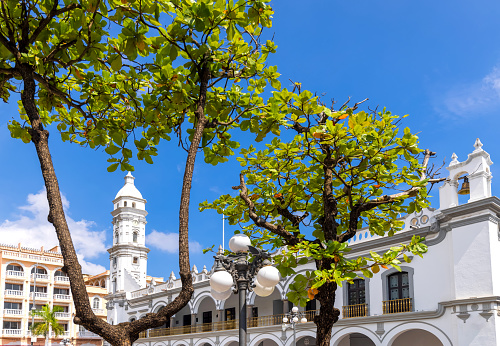 Veracruz, coloridas calles y casas coloniales en el centro histórico de la ciudad, uno de los principales atractivos turísticos de la ciudad photo