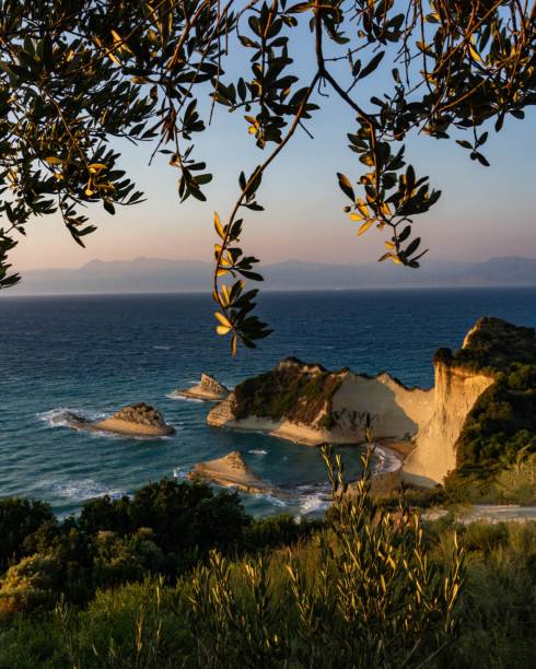 サンセットキャップ・スプラ - corfu greece sea beach ストックフォトと画像