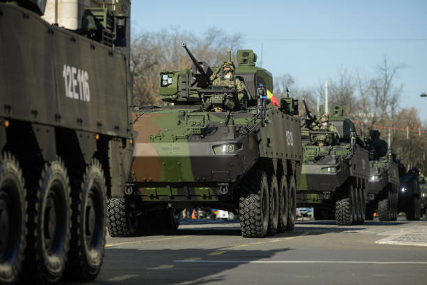 soldados do exército romeno em veículos blindados piranha v preparam-se para o desfile militar do dia nacional romeno. - amphibious vehicle - fotografias e filmes do acervo