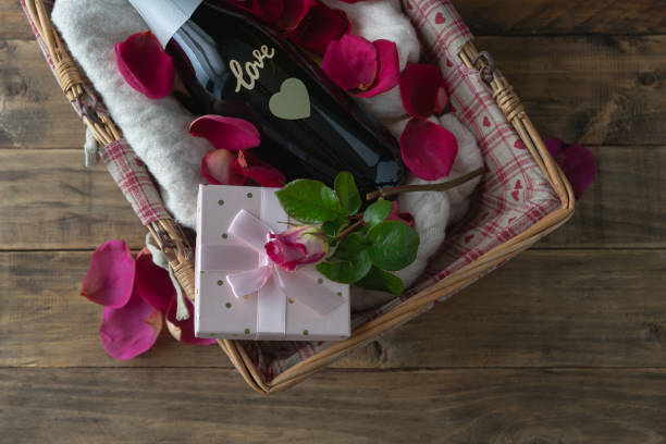280+ Valentines Gift Basket Stock Photos, Pictures & Royalty-Free Images -  iStock