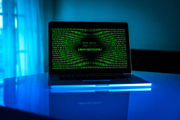 Laptop with green numbers on display. Successful login with credentials user and password in the system. Technology, communication, security, protection, intrusion, hacker attack, cyber crime concept. computadora portátil con números verdes en exhibición. inicio de sesión exitoso con credenciales de usuario y contraseña en el sistema. tecnología, comunicación, seguridad, protección, intrusión, ataque de hackers, concepto de ciberdelincuencia.