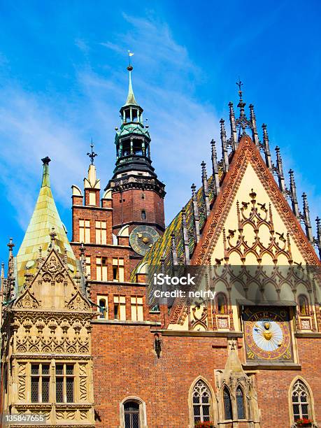 Municipio Di Wroclaw Polonia - Fotografie stock e altre immagini di Ambientazione esterna - Ambientazione esterna, Breslavia, Centro storico