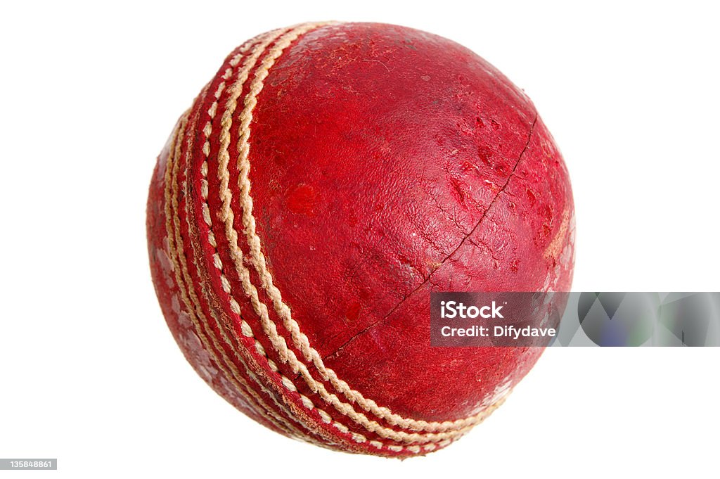 Шар для крикета Изолирован на белом - Стоковые фото Шар для крикета роялти-фри