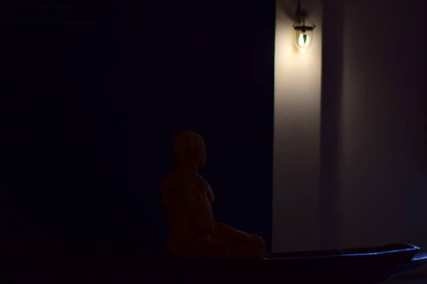 The white lamp illuminates the dark.