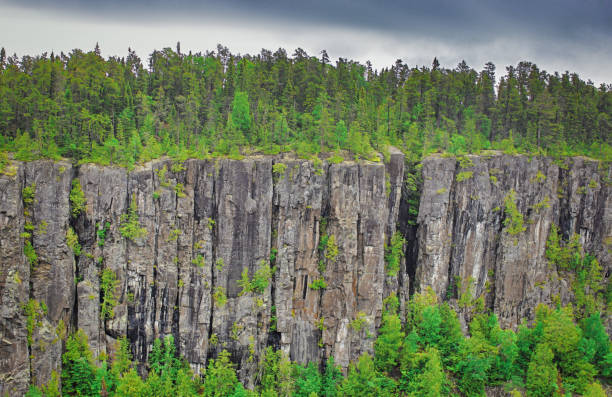 우이멧 캐년 절벽 벽 - thunder bay canada ontario provincial park 뉴스 사진 이미지