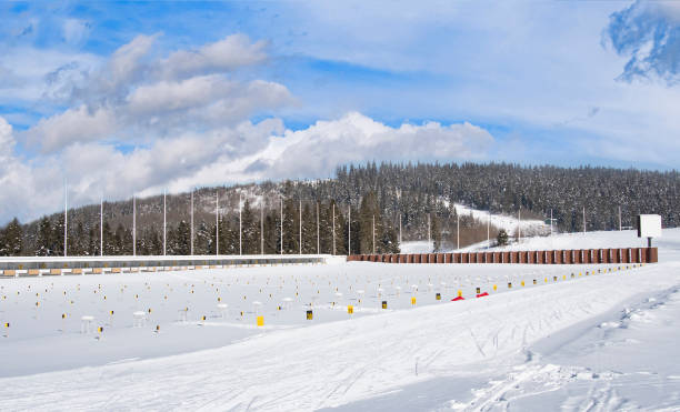 shooting range for biathlon - biathlon imagens e fotografias de stock