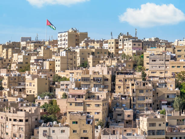 vista con molti condomini ad amman, giordania. veduta aerea. - amman foto e immagini stock