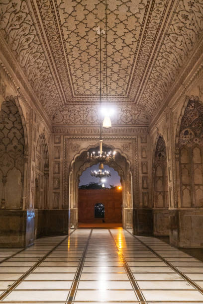 istock Mosque in Lahore at night 1358559310