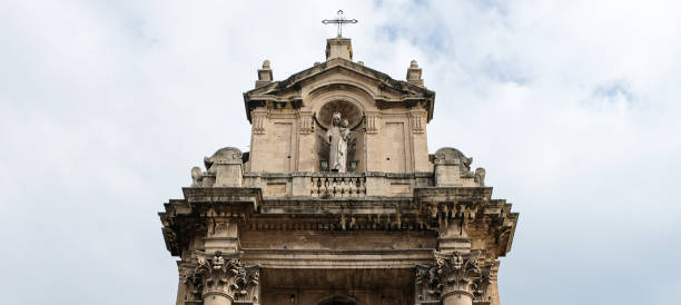 top of basilica del carmine - imponent imagens e fotografias de stock