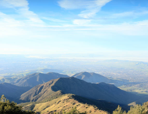 イーグルピークとボールドリッジマウントディアブロサミット - mt diablo state park ストックフォトと画像