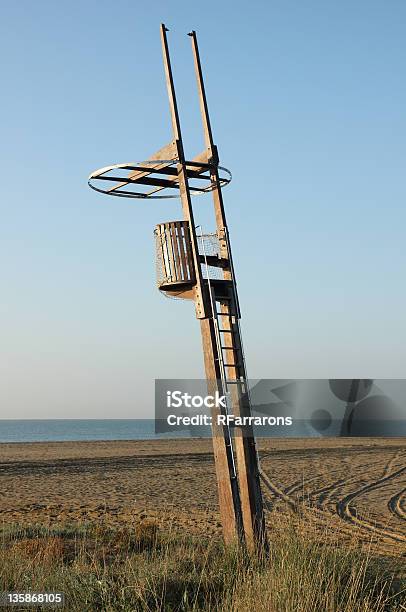 Watchtower En La Playa Foto de stock y más banco de imágenes de Aire libre - Aire libre, Arena, Atalaya