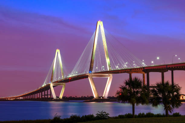 ravenel bridge at sunset - charleston south carolina south carolina bridge suspension bridge imagens e fotografias de stock