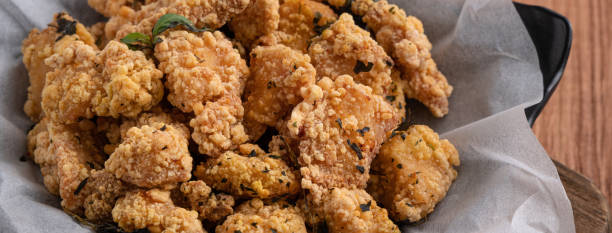 istock Delicious fried popcorn chicken in Taiwan. 1358785636