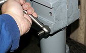nahaufnahme-von-elementen-und-details-einer-bohrmaschine.jpg?b=1&s=170x170&k=20&c=NnwYa-hGvtiPntBlNQvcjbhRmdJDbGHjZfYrSfBXFxk=