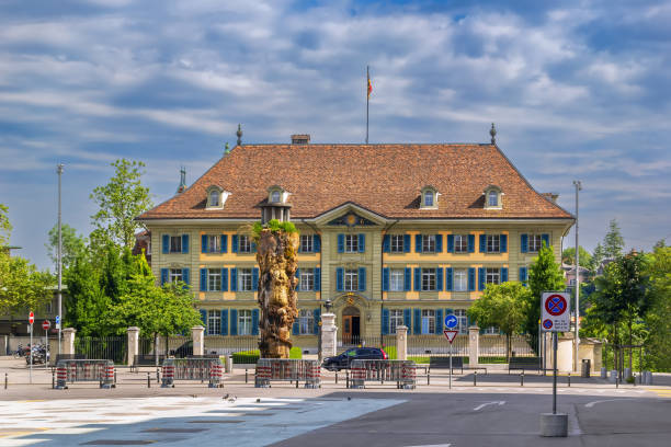 здание штаб-квартиры кантональной полиции берна, берн, швейцария - berne canton фотографии стоковые фото и изображения
