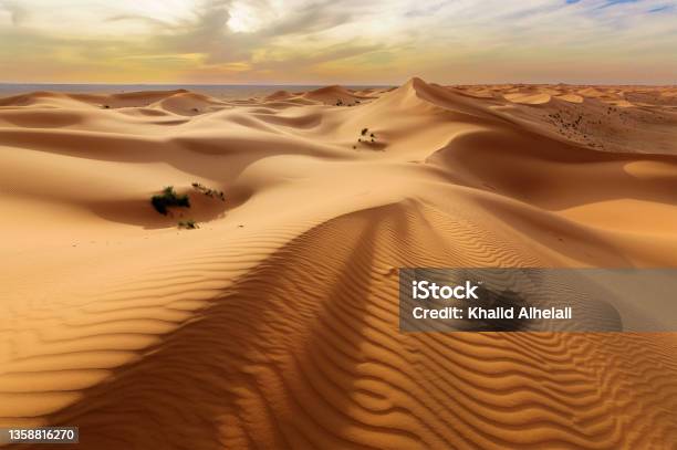 Golden Sands Stock Photo - Download Image Now - Saudi Arabia, Desert Area, Riyadh