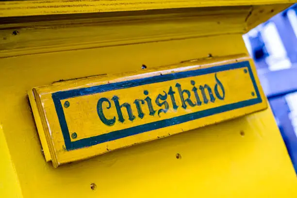 letterbox for the christmas wishlist in germany: translation: "Santa"