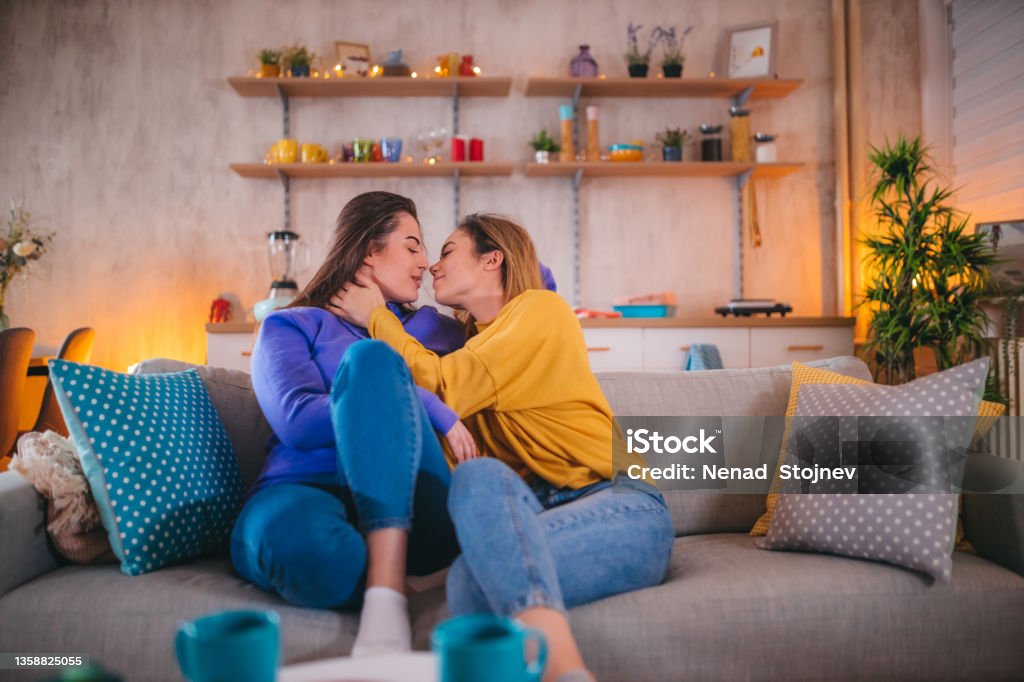 Big boob lesbians kissing video Big boob lesbians kissing video