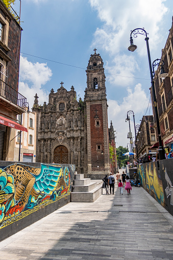 Street leading to La Santisima Trinidad Temple, downtown Mexico City