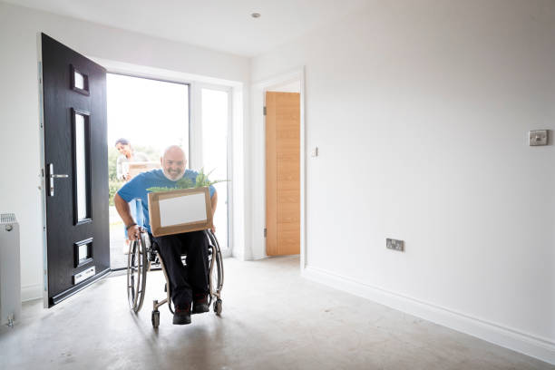 istock First Day in a New Home! 1358952559