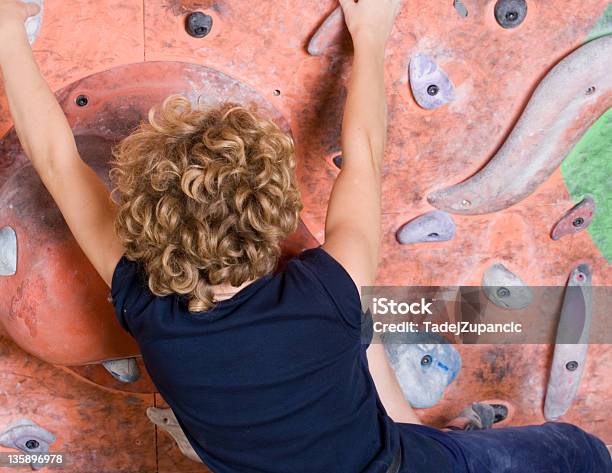 Escalador Foto de stock y más banco de imágenes de Actividades recreativas - Actividades recreativas, Aferrarse, Aire libre