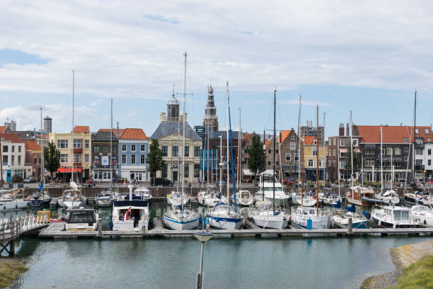 marina e porto ballastkade a vlissingen in una giornata nuvolosa - patrick quay foto e immagini stock