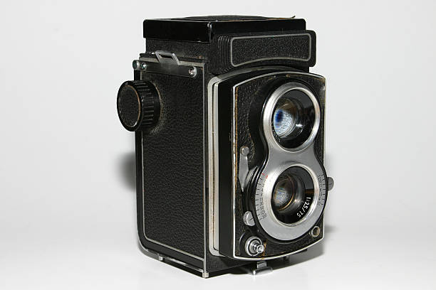 istock Old Fashion Twins Lens Reflex 135899104