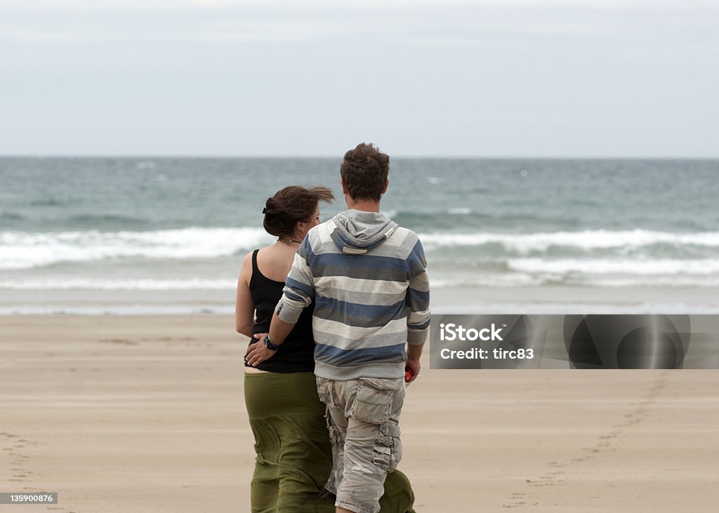 Homem e mulher junto no beach - Foto de stock de 20-24 Anos royalty-free
