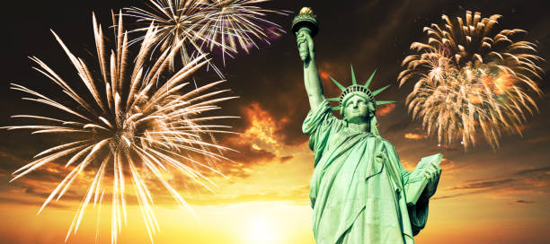 istock New Year's day in Manhattan for the 2022 1359036166