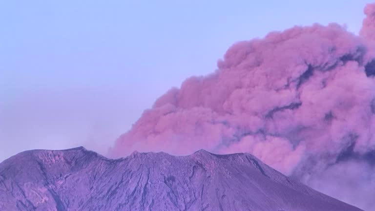 HD: Volcanic eruption of Sakurajima volcano. Time lapse (video)