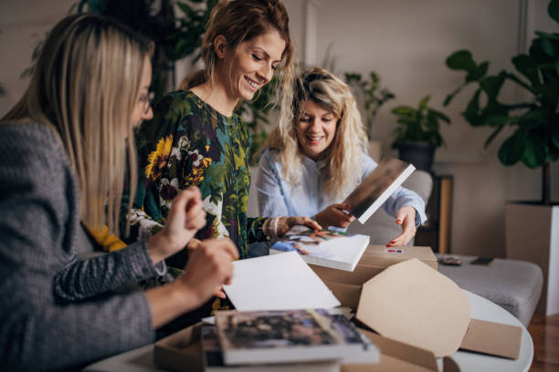 istock Women hanging out 1359099958